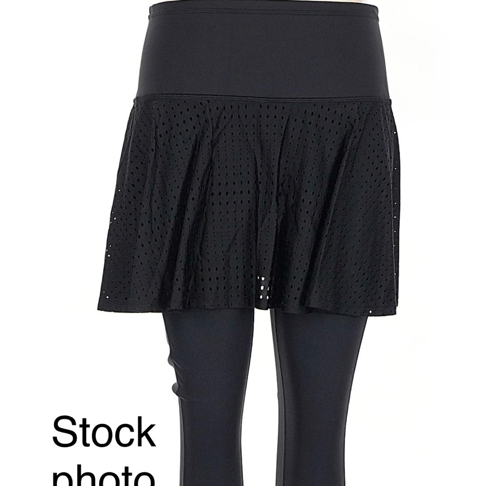 Athleta Black Capri Skirted leggings